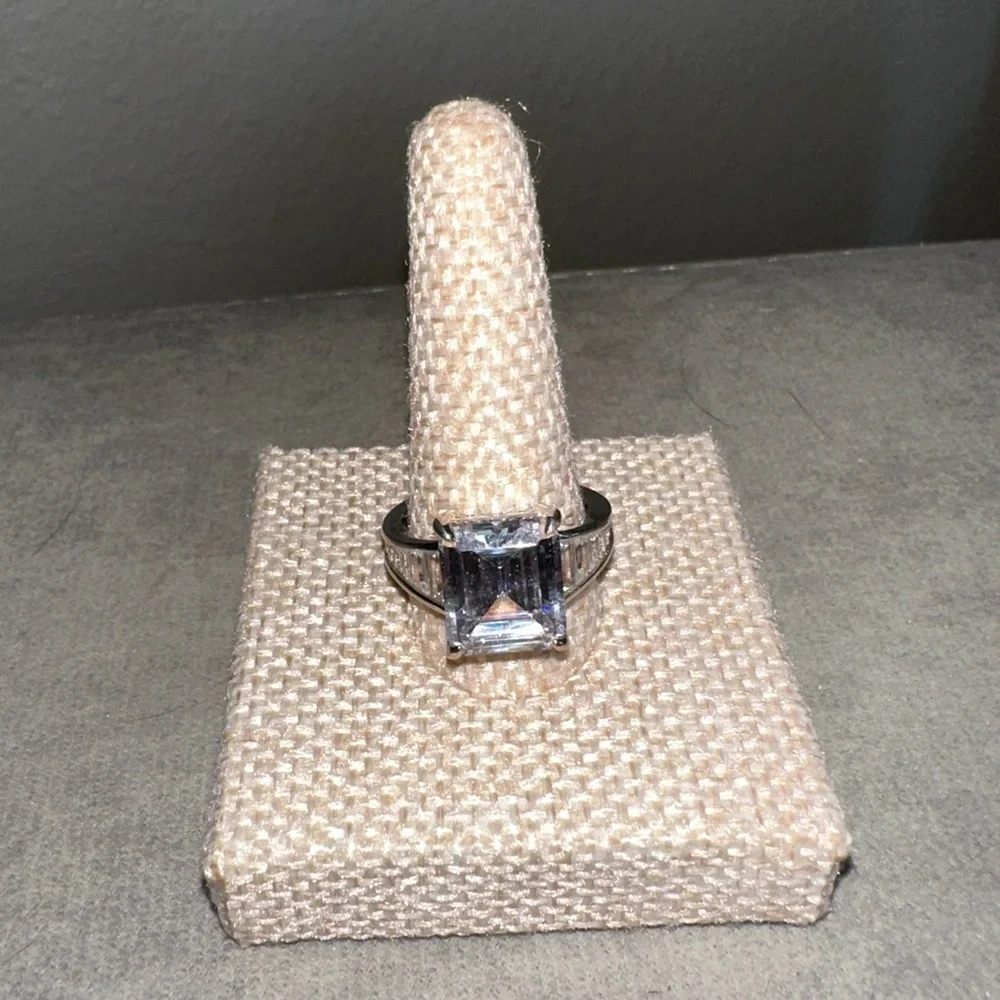 CZ & sterling silver fashion ring by Absolute - Picture 1 of 14
